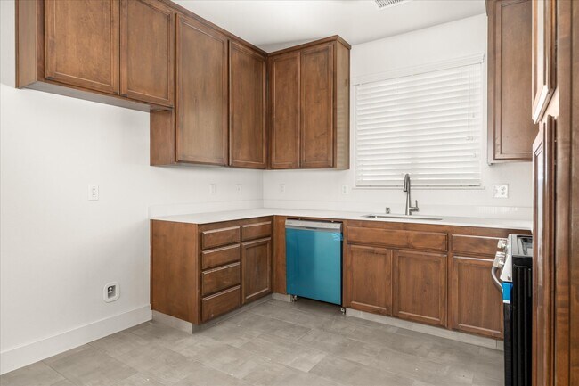 Building Photo - 40484 Bollinger Pl