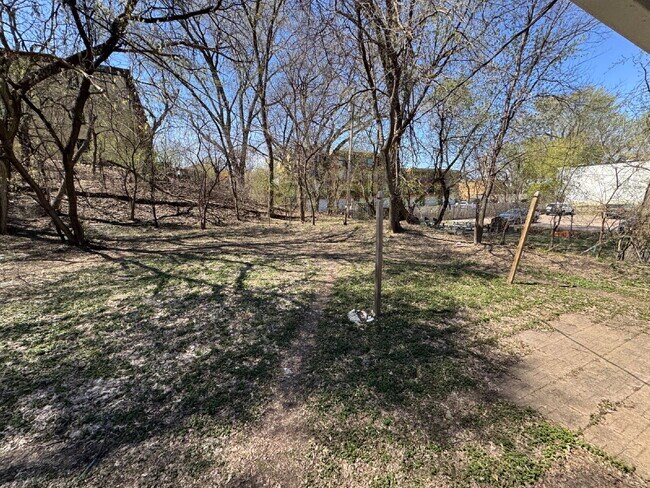 Building Photo - Charming 3-Bed Home with Finished Basement and huge backyard.