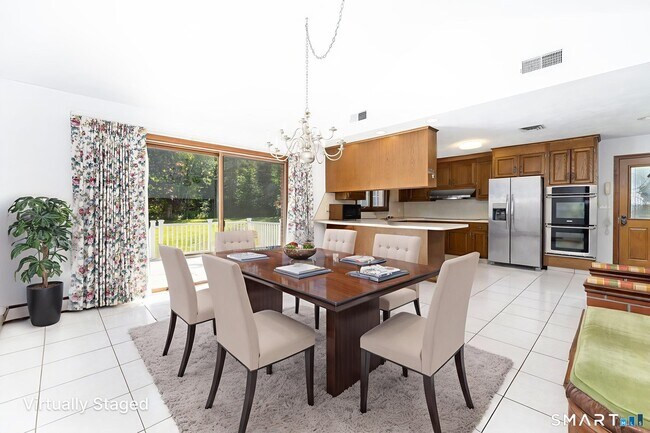 Building Photo - 428 Maple St