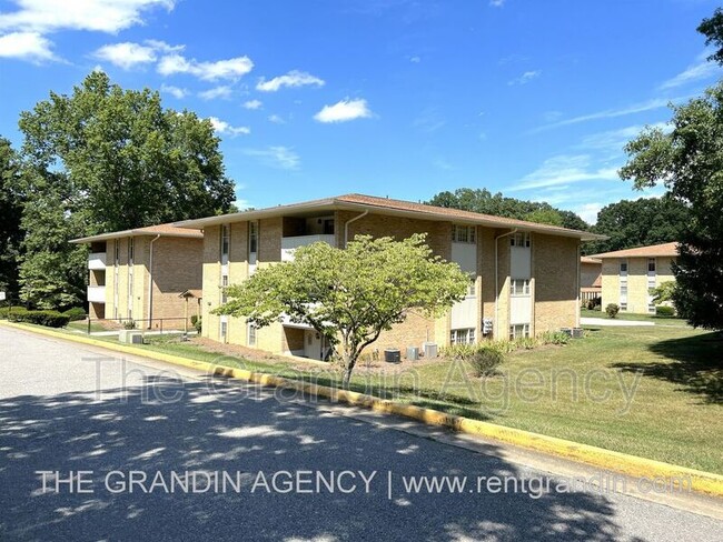 Building Photo - 5260 Crossbow Cir