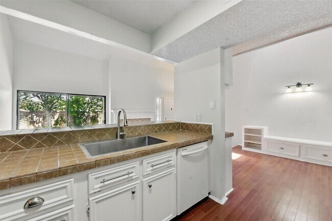 Building Photo - 3126 Windchase Blvd