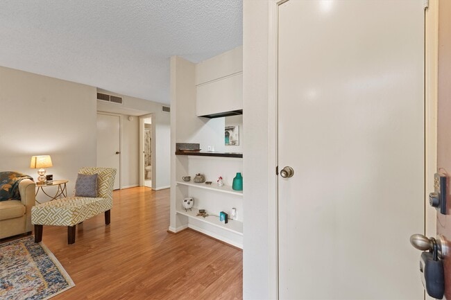 Building Photo - 2120 El Paseo St