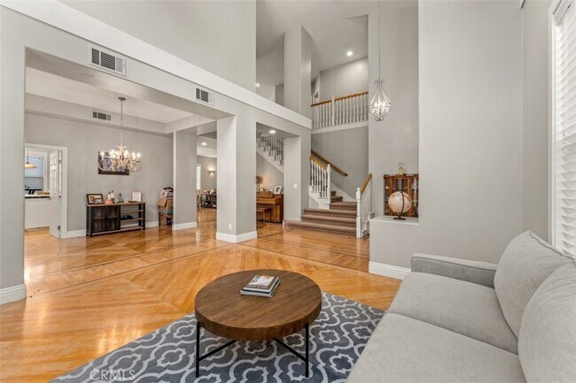 Building Photo - 46 Downfield Way