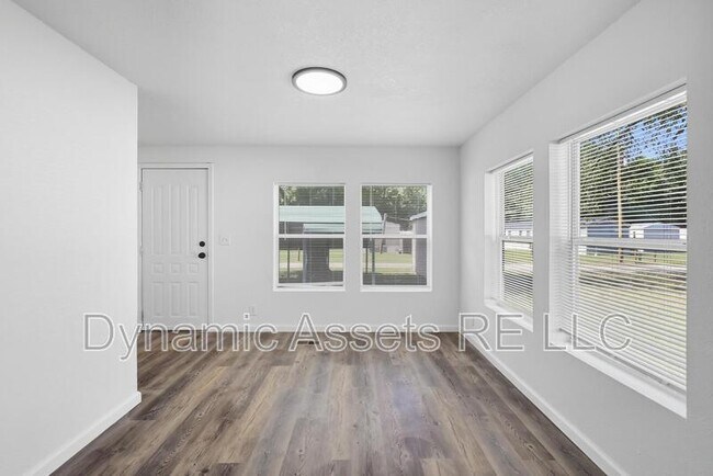 Building Photo - 405 Falletti St