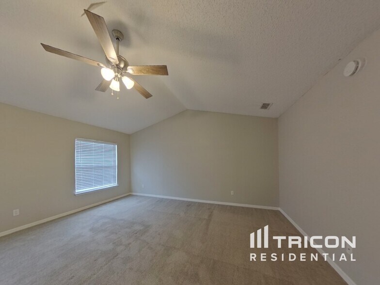 Building Photo - 3571 Live Oak Hollow Dr