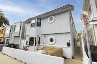 Building Photo - 116 E Balboa Blvd