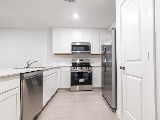Building Photo - 31406 Pratola Serra Cir