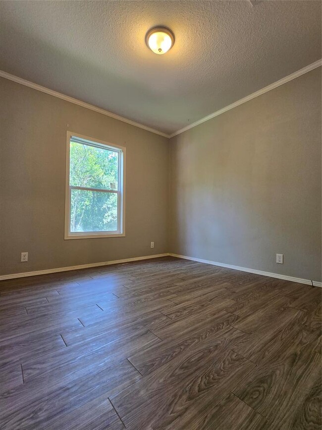 Building Photo - 1555 US-90