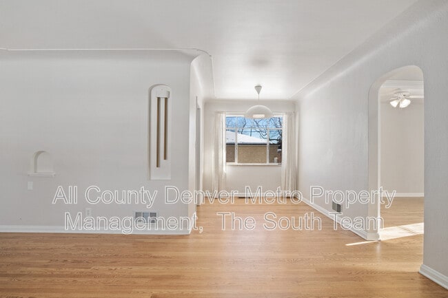 Building Photo - 2702 Meade St