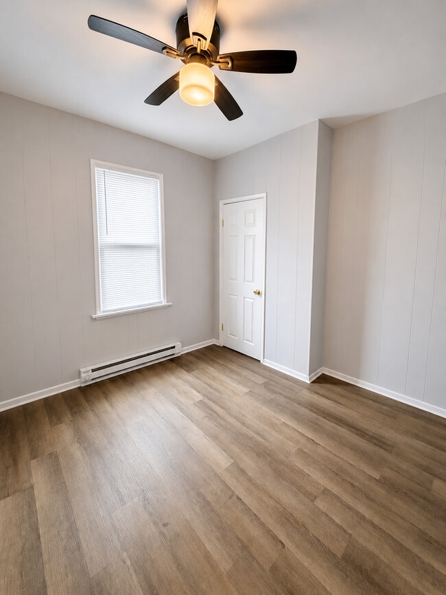 Building Photo - 5024 Parrish St