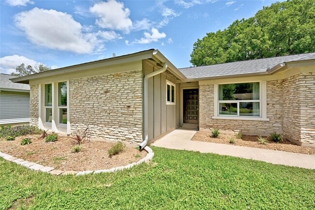 Building Photo - 2313 Aldford Dr