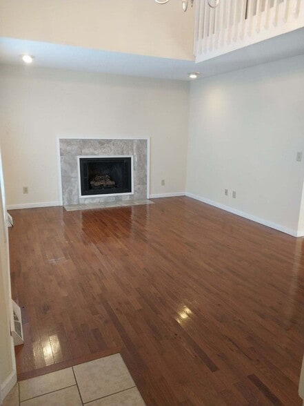 Building Photo - 106 Car Mol Dr