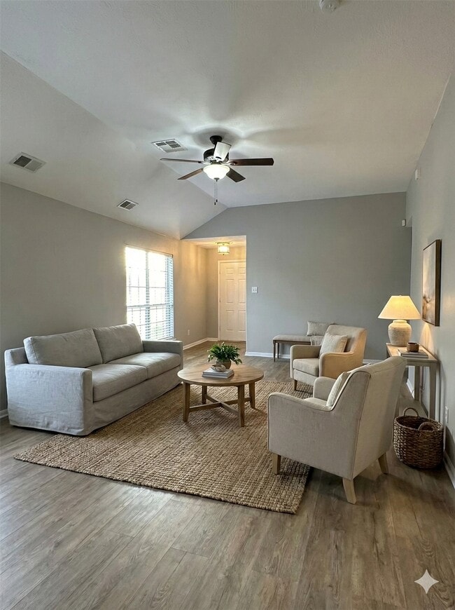 Building Photo - 2882 Sun River Ln