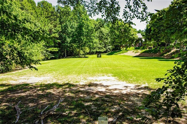 Building Photo - 2680 Hampton Park Dr