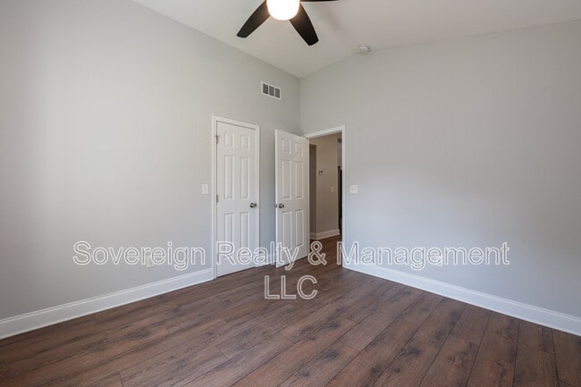 Building Photo - 331 Camilla Cir SW