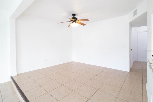 Building Photo - 275 Mango Dr