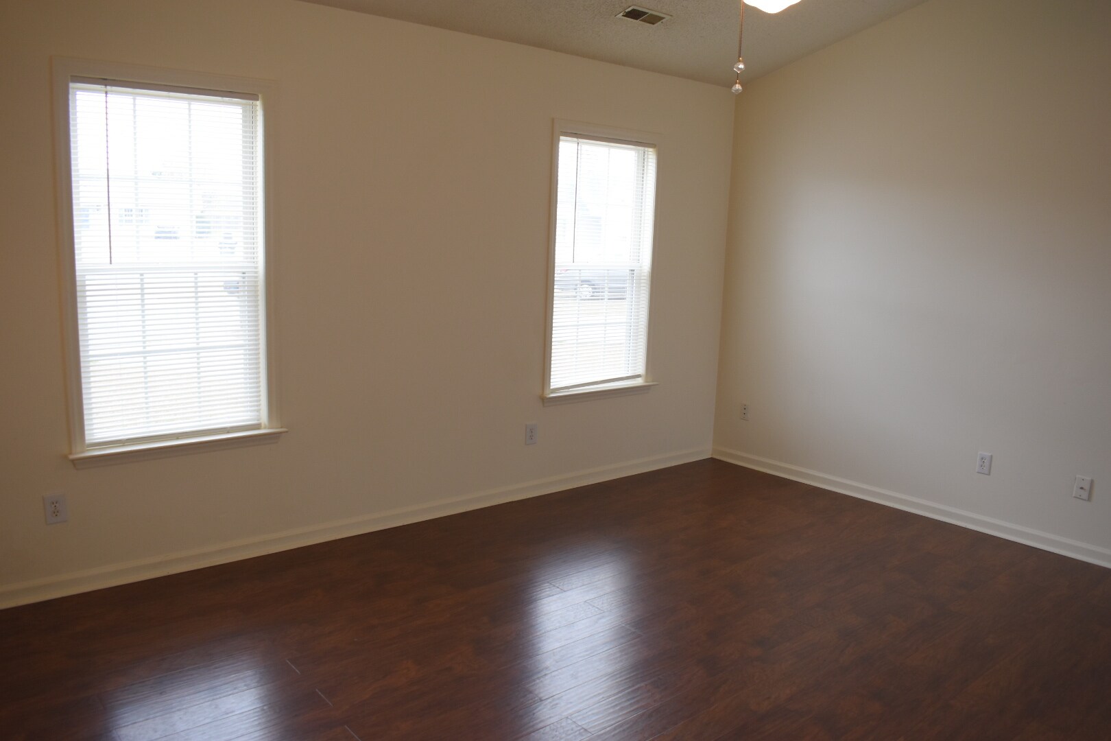 Building Photo - 2500 Hawes Ct