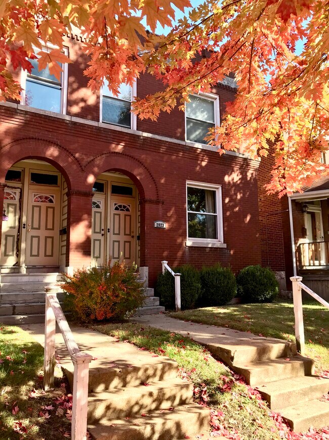 Primary Photo - 2925 Victor St