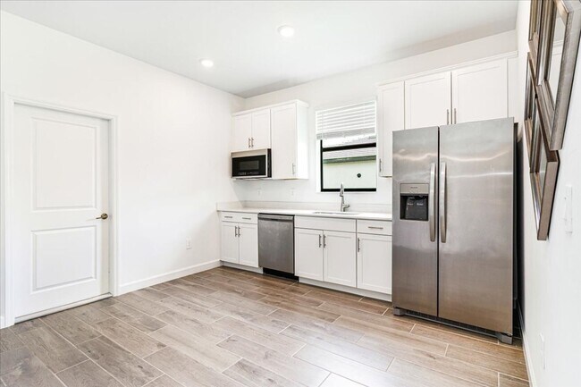 Building Photo - 4873 Seafoam Trl
