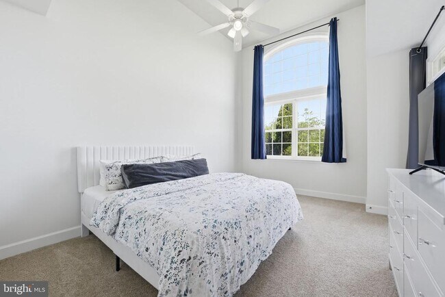 Building Photo - 13940 Greendale Dr