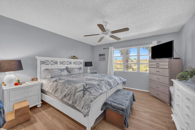 Building Photo - 170 Seabreeze Cir