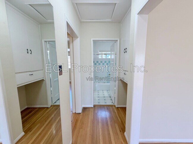 Building Photo - 5433 Cartwright Ave