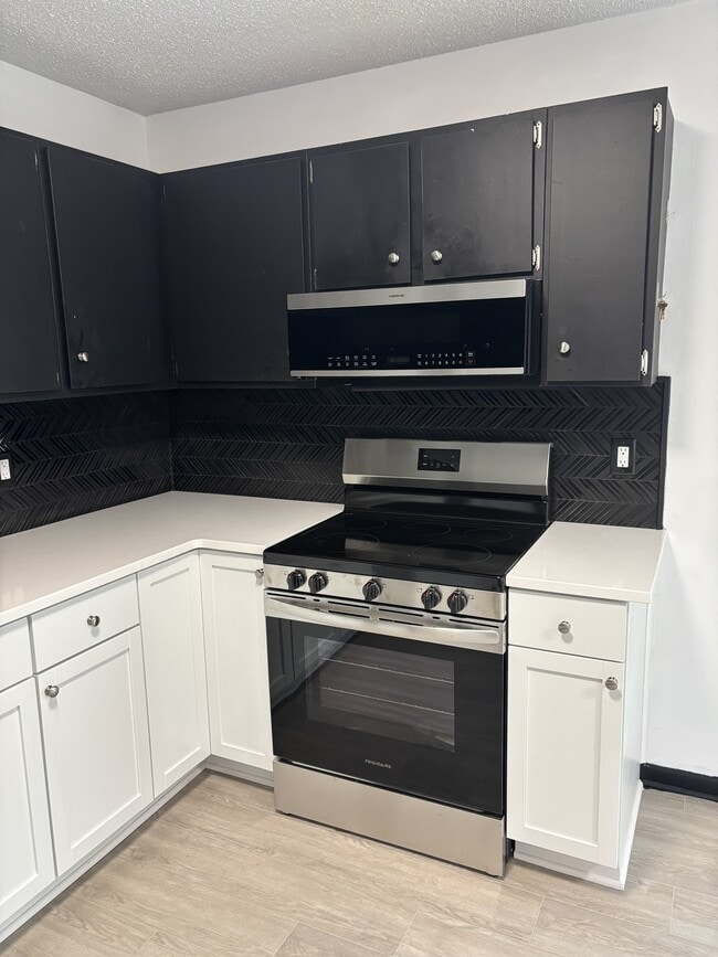 Building Photo - 608 Lincoln St