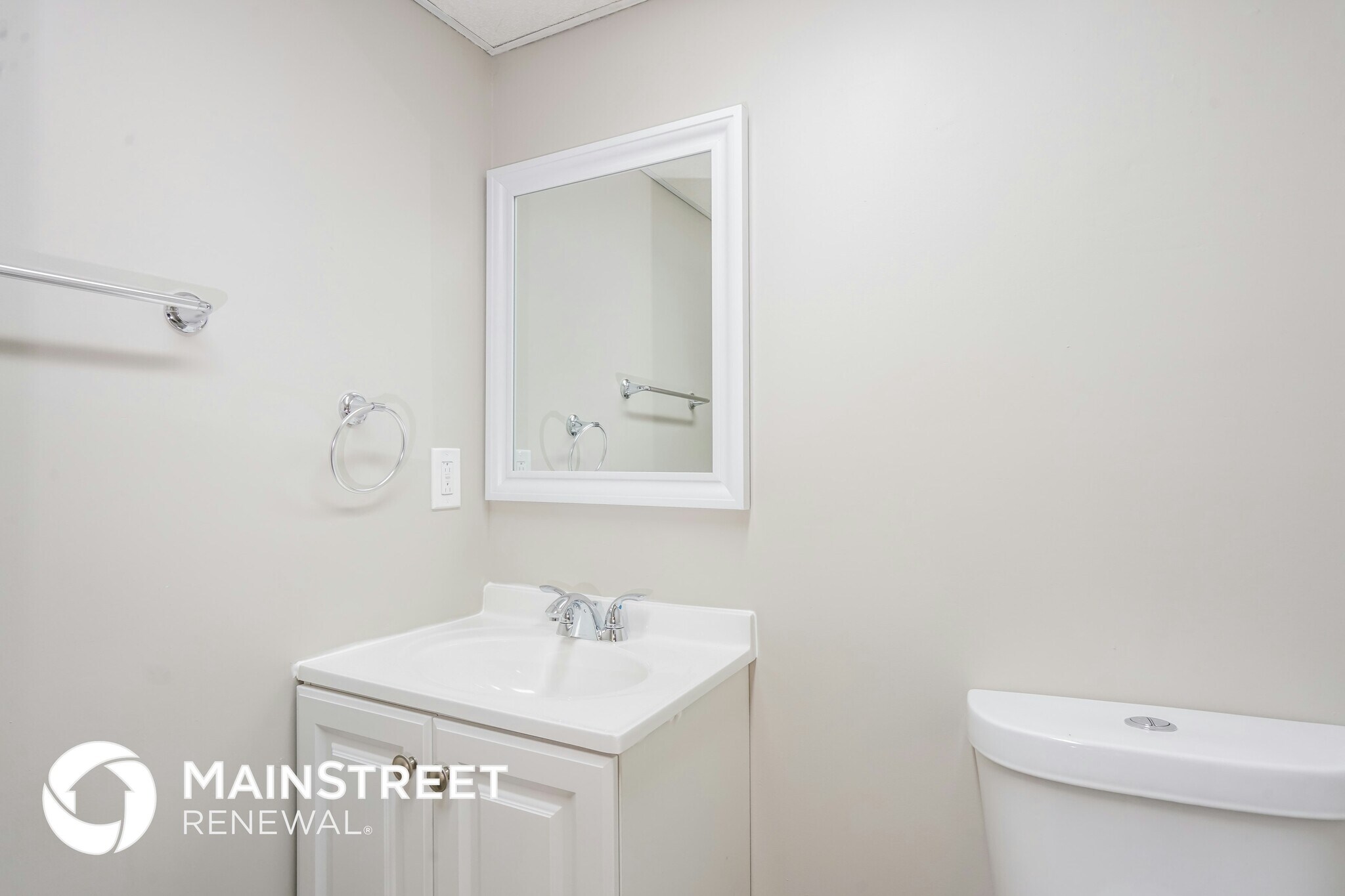 Building Photo - 2825 Dividend Park Dr