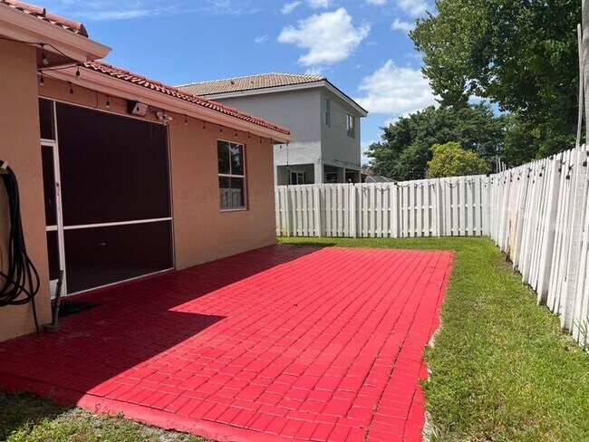 Building Photo - 2758 SW 129th Terrace