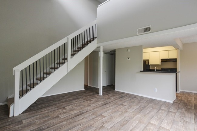 Living Area - Timbercreek Apartments