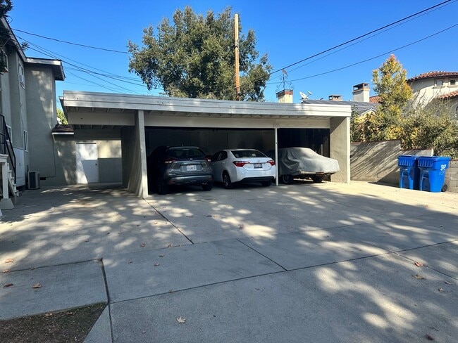 Building Photo - Valley Spring, 11339-11345