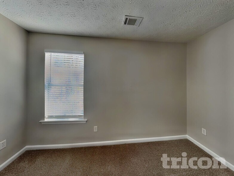 Building Photo - 11906 Fairway Overlook