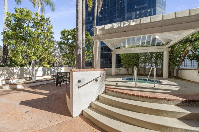 Building Photo - 1118 3rd St