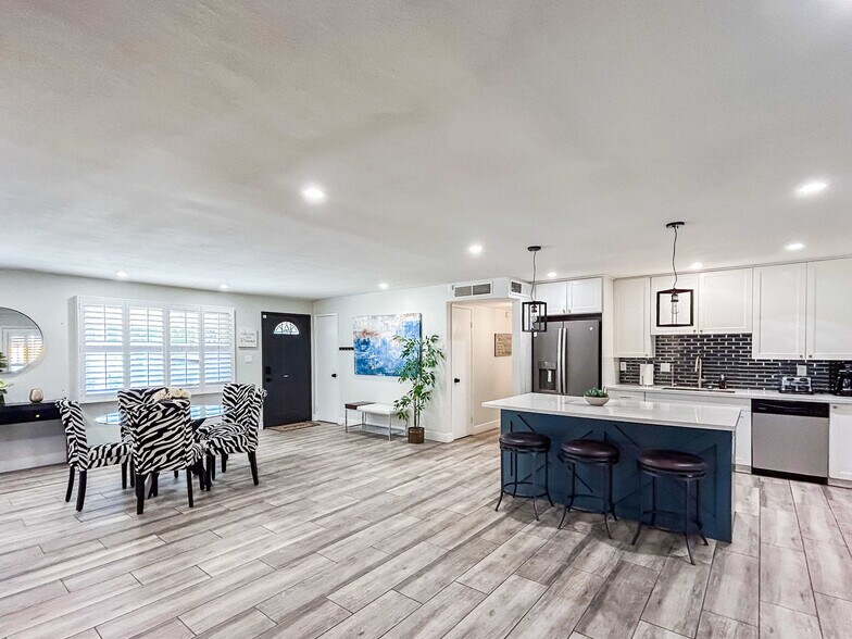 Building Photo - 3502 E Crocus Dr