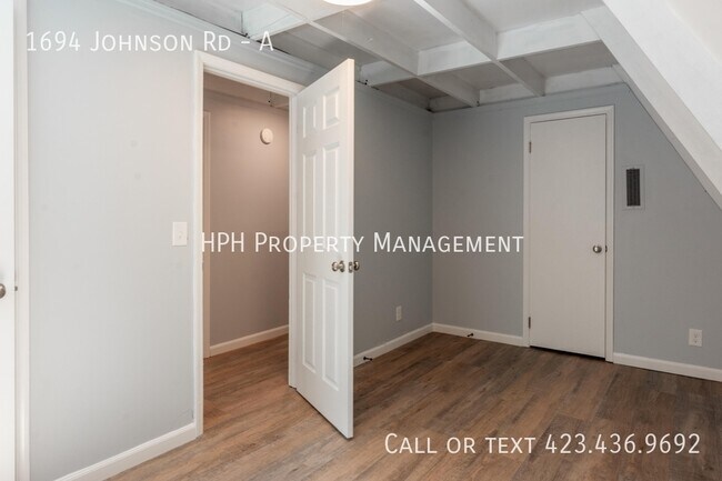 Building Photo - 1694 Johnson Rd