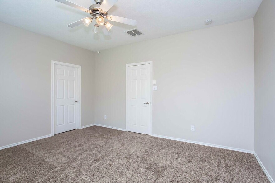 Building Photo - 11003 Oasis View Ln