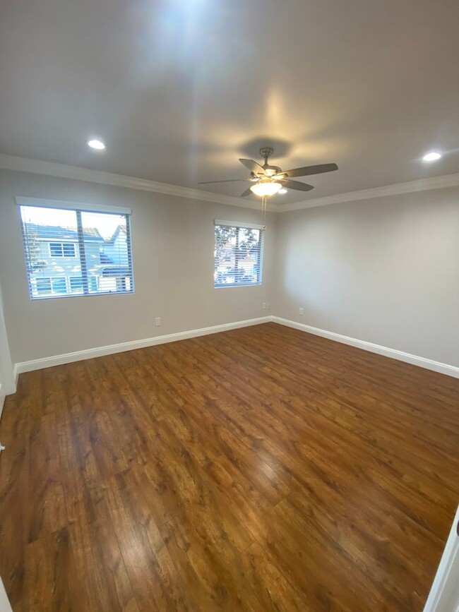 Building Photo - Luxurious 3 Bedroom Cypress Townhouse for ...