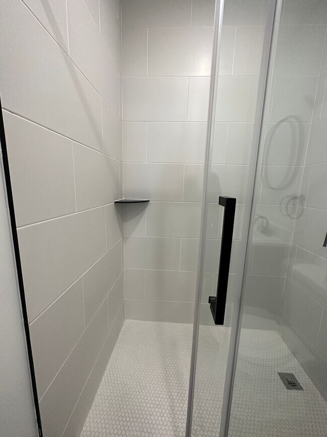 Building Photo - Renovated 2BR/2BA w/ Private Yard, Porch & In-Unit Laundry