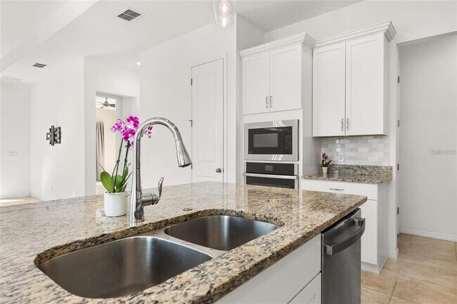 Building Photo - 1855 Flora Pass Pl