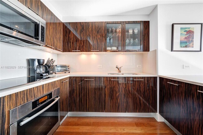 Building Photo - 6899 Collins Ave