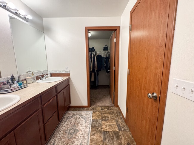 Building Photo - 16522 Mimosa Ct SE