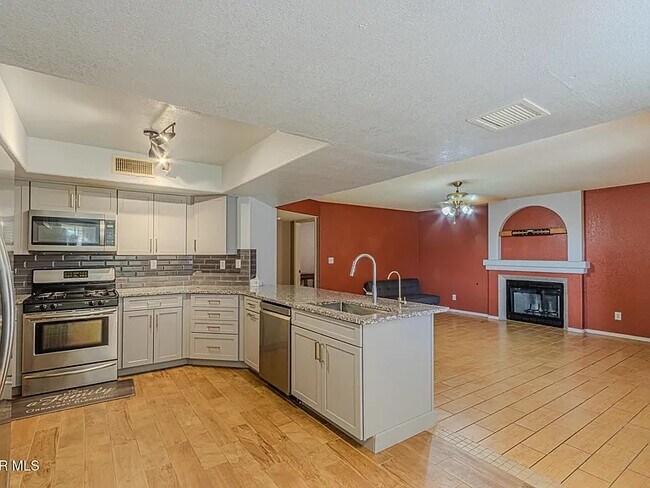 Building Photo - 6088 Los Siglos Dr