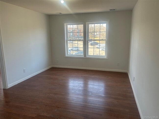 Building Photo - 15 Waldron Ave