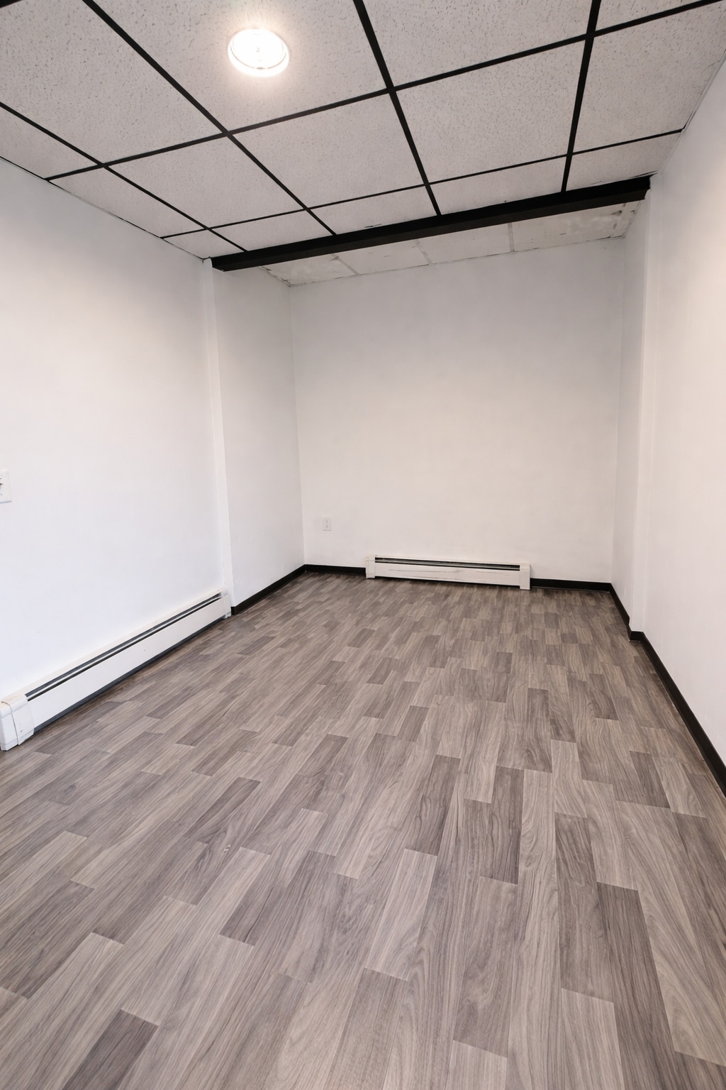 Building Photo - 32 Douw St