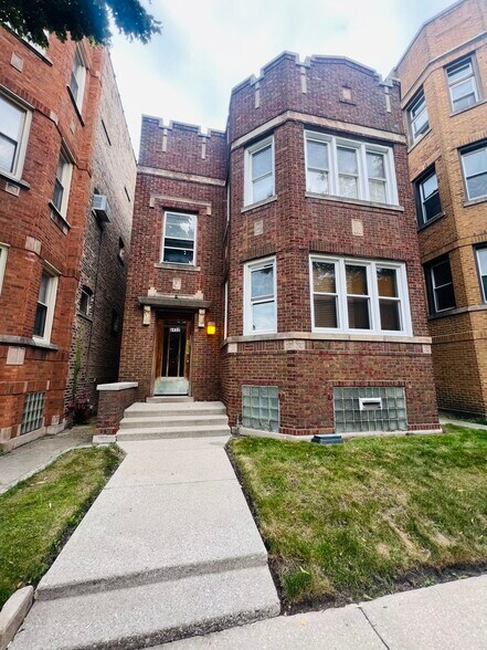 Only two units in the building - 6937 S Merrill Ave