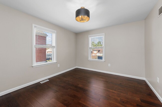 Building Photo - 6837 Julian Ave