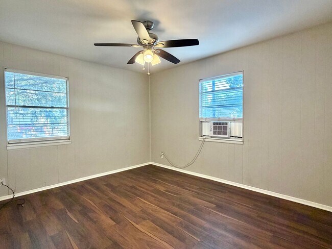 Building Photo - 1813 Wayne St