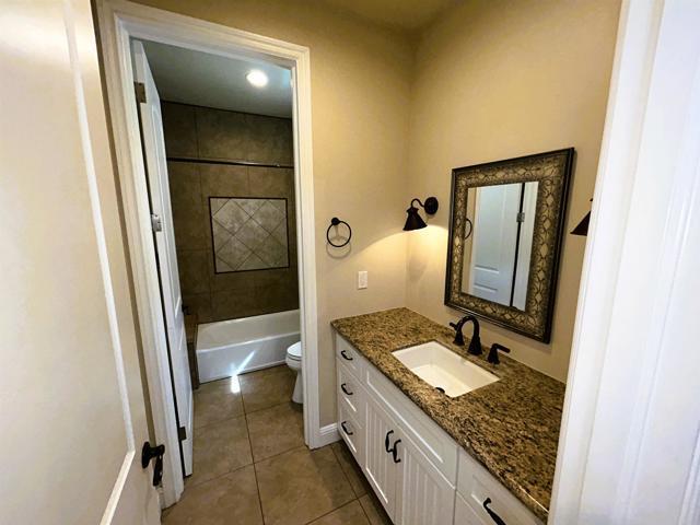 Building Photo - 2400 Kauana Loa Dr