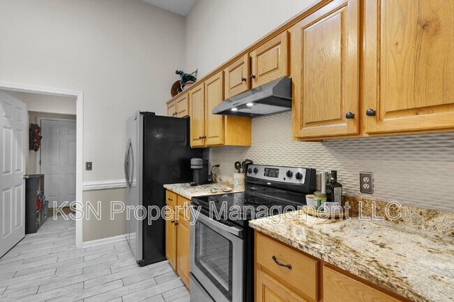 Building Photo - 121 Tappan Zee Dr
