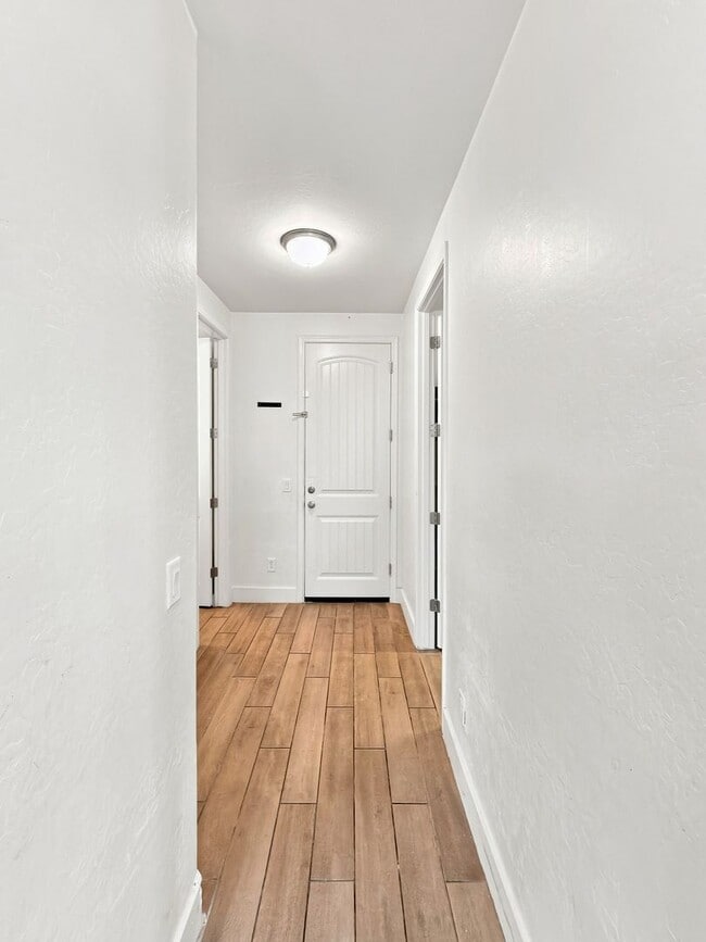Building Photo - Luxury SMART HOME For Rent!